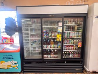 Commercial refrigerator