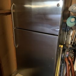GE Refrigerator 
