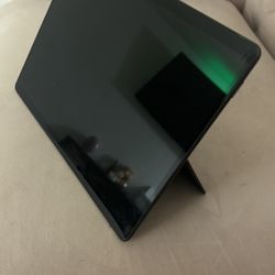 Microsoft Surface Pro 8  