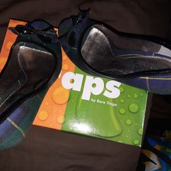 Ladies Shoes Size 7.5