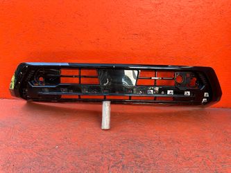 2025 2026 GMC YUKON / YUKON XL FRONT BUMPER LOWER VALANCE COVER OEM (contact info removed)8