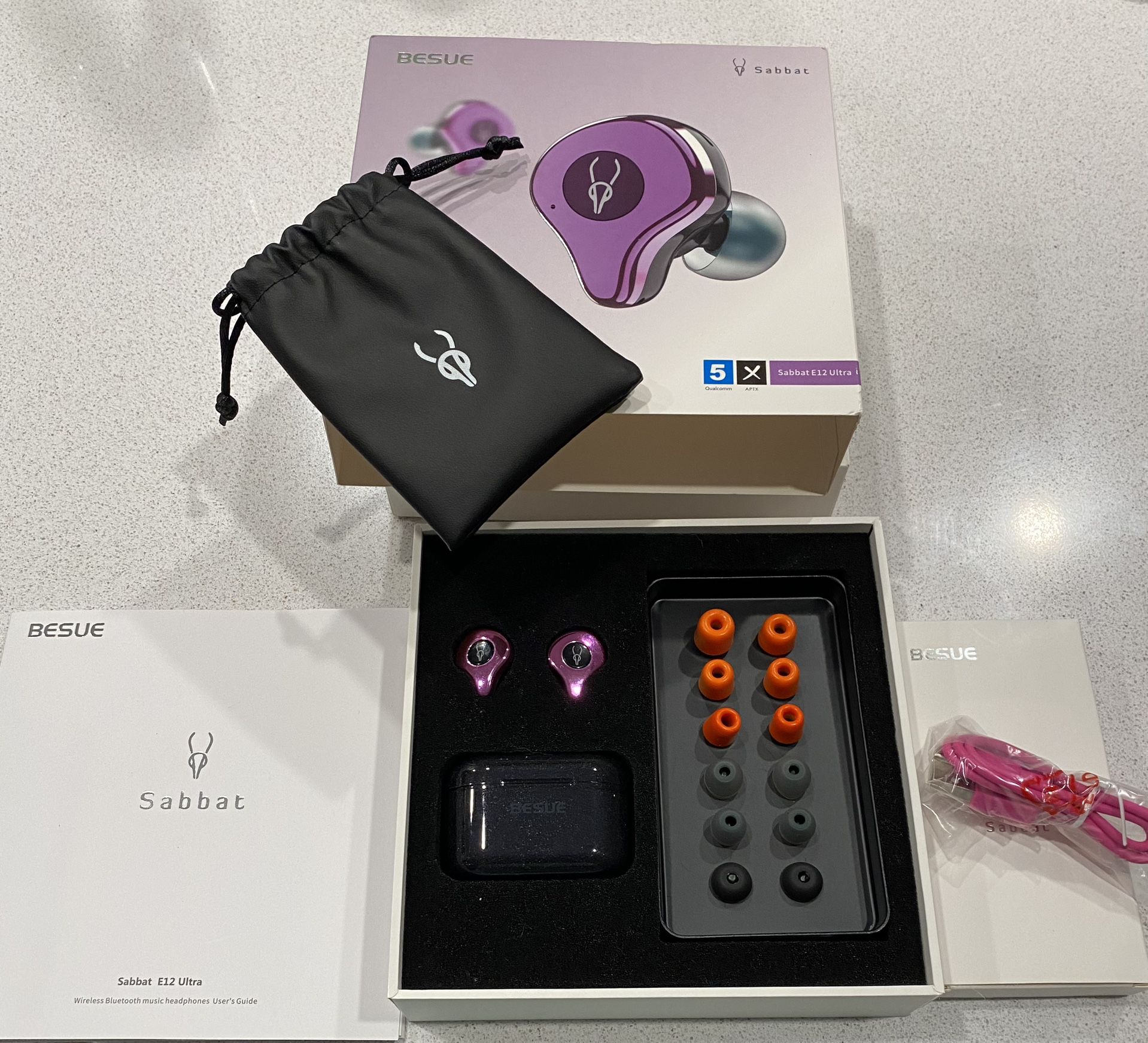 Besue Sabbat Wireless Earbuds And Silicone Case 