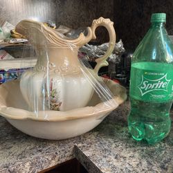 PITCHER AND BOWL SET