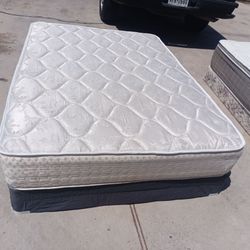 Full size mattress and box spring