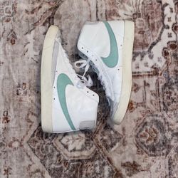 Nike Blazer Mid 77 High Top Mint Green Vintage Vibe Mens Sneakers