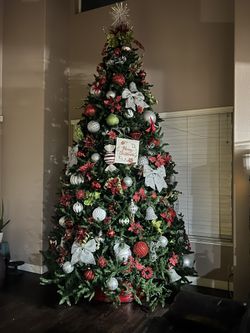 12 Ft Tree With Decorations 