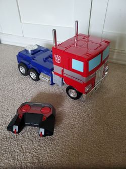 Optimus prime transforming RC