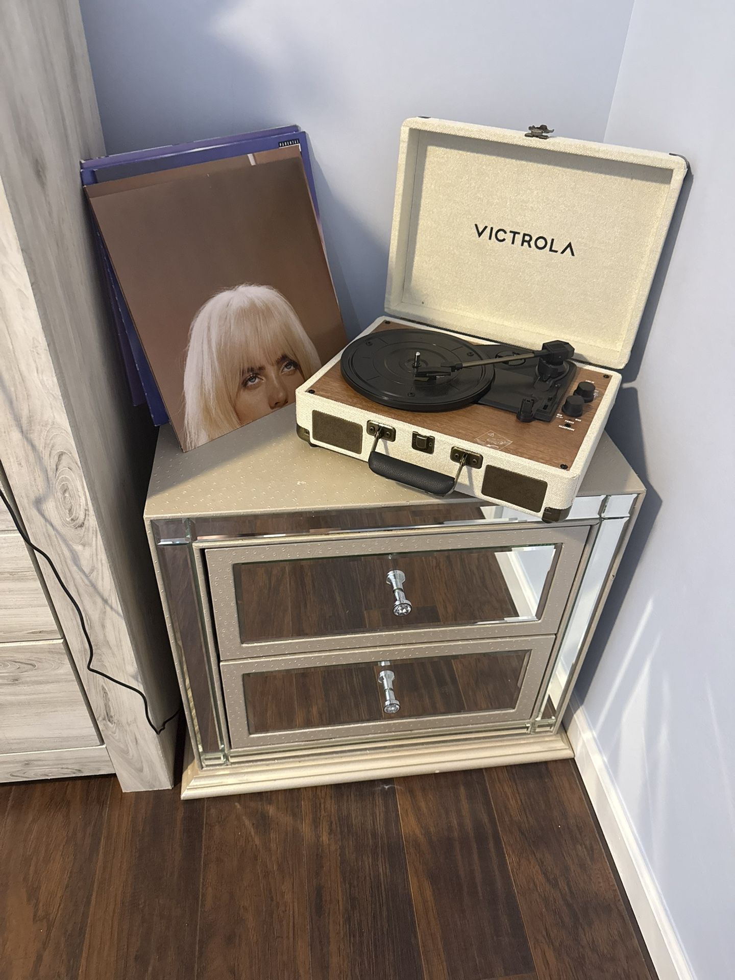 Bedside table from Rayborn Flanagan need to get rid of it fast