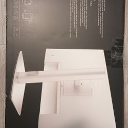 Dell  Ultra Sharp 24 USB-C Hub Monitor 