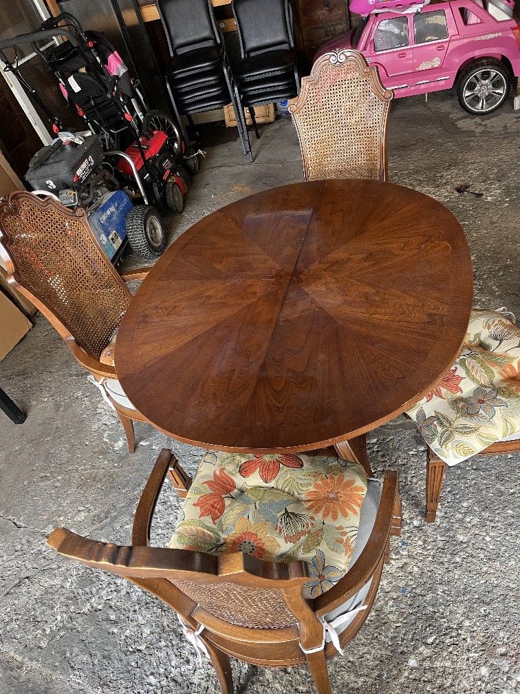 Dining Table (4) Chairs ☆OBO☆
