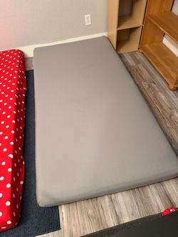 Twin mattress