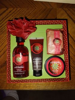 The Body Shop Gift Set - Never Used