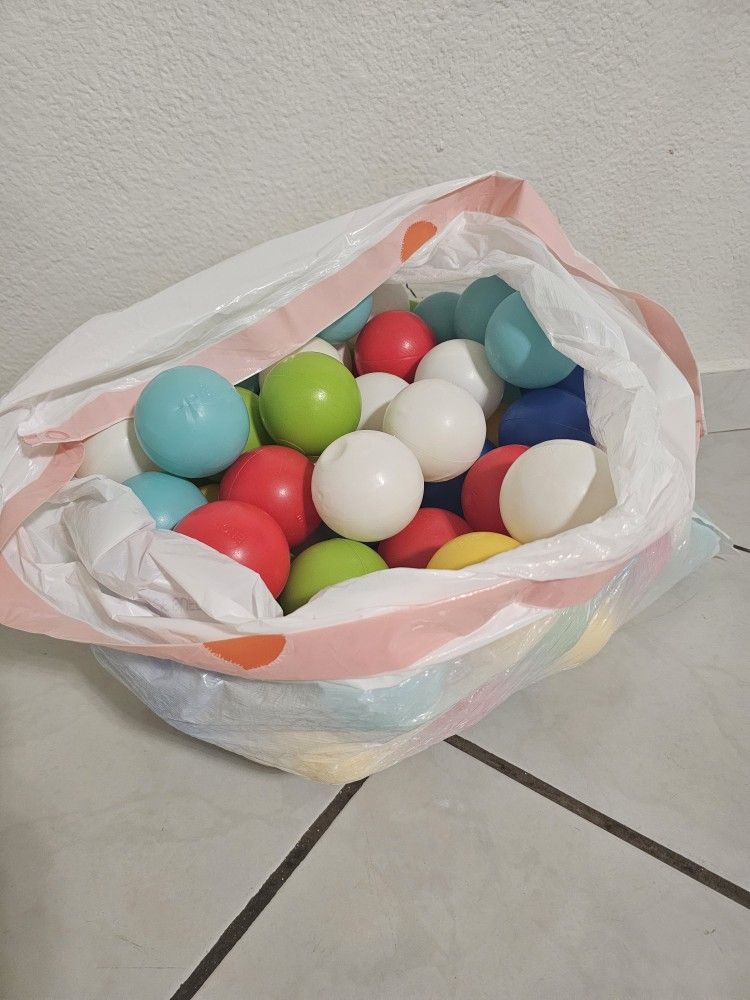 119 Pieces Play Balls