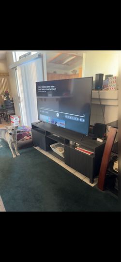 Entertainment center + tv