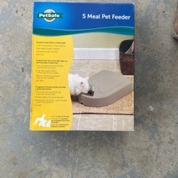 Pet Feeder 