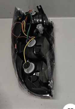 05-15 Tacoma - Driver Side Tail Light 