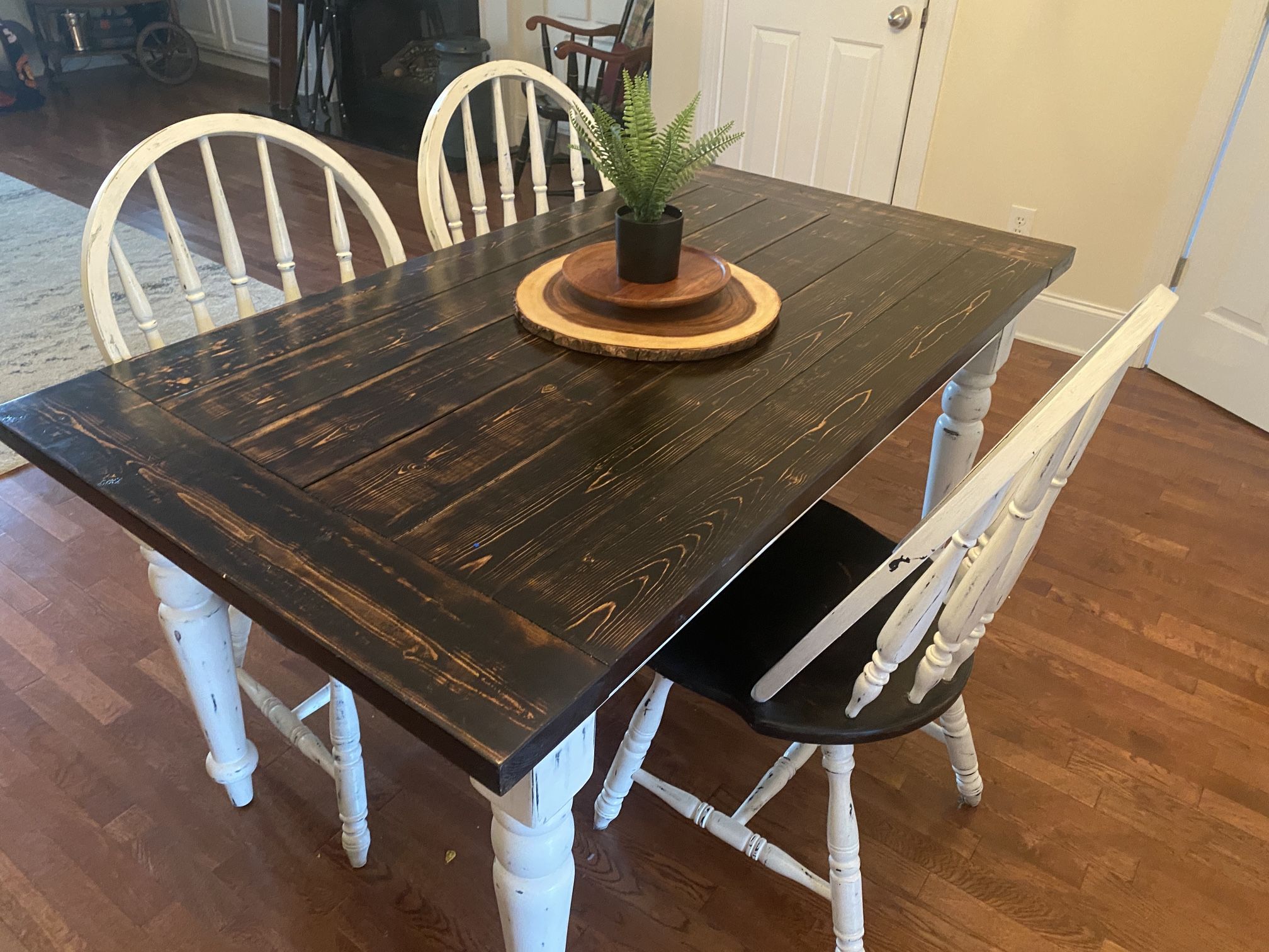 Farmhouse Table w/ Chairs