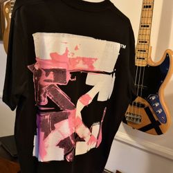 Wow 🤩 !! OFF-WHITE Pink Acrylic Arrow Slim Tee Size Large  !!