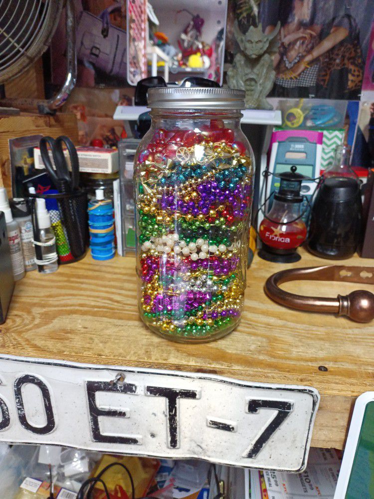 Holiday. Beads. $5