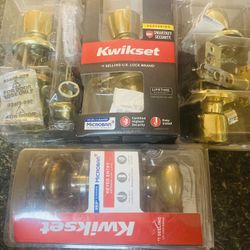 Used Non- Locking Door Knobs (4 Total) 