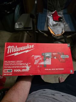 Milwaukee 18v Hammer Drill
