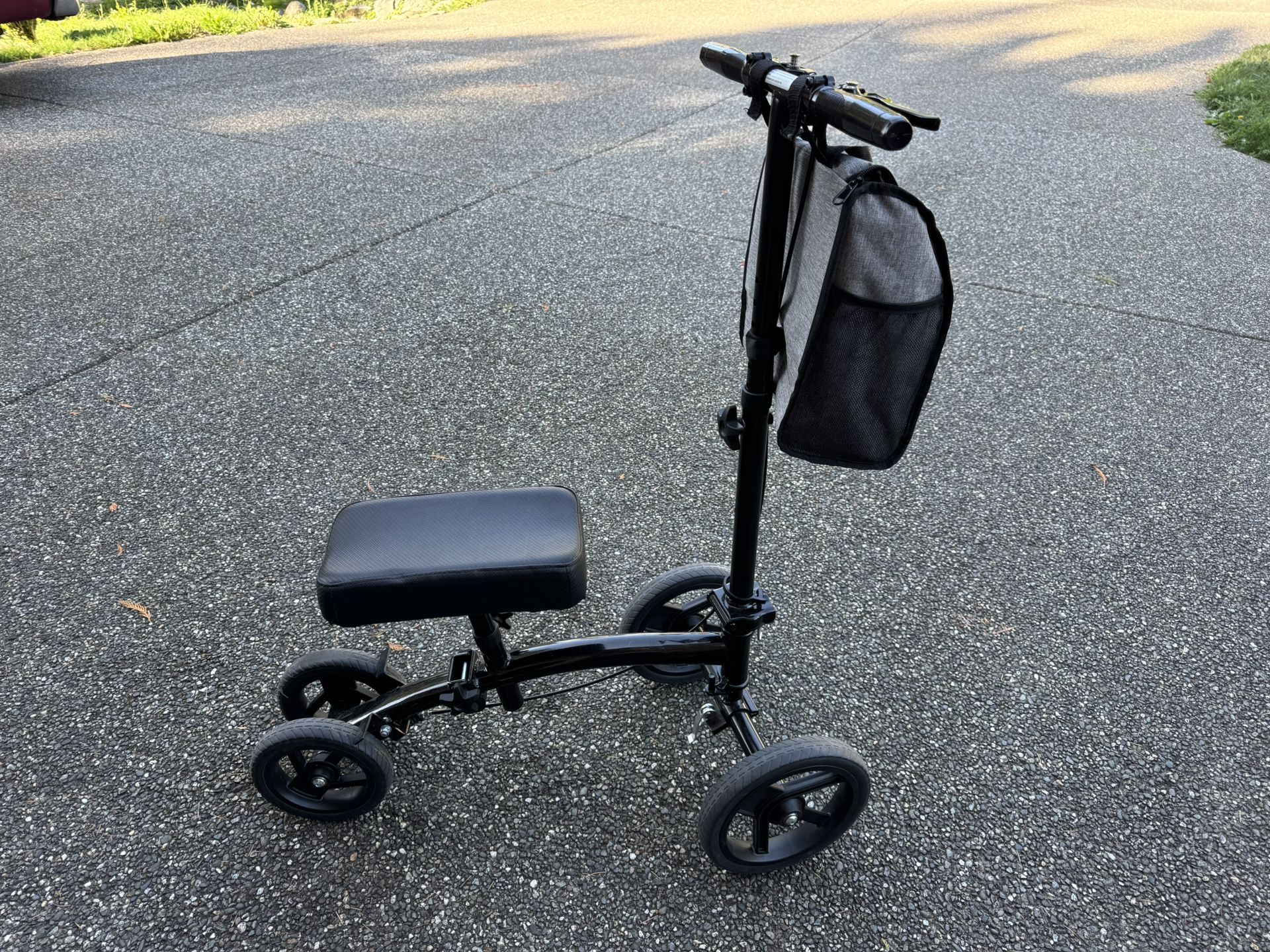 Knee scooter