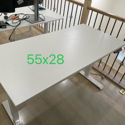 Electric adjustable standing desk 