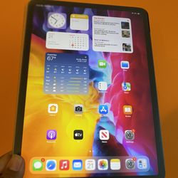 Apple IPad Pro 11” (2020 Model / Liquid Retina / 2nd Generation) 128GB Open Box with Accessories (Apple care + 12/2022)