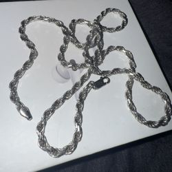 Silver rope chain