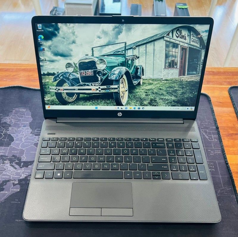 HP 15” 250 G8 NoteBook PC i5-1135G7 16GB 256GB SSD Windows 11 Pro Fully Functional!!!