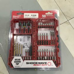 BRAND NEW MILWAUKEE 50pc IMPACT DRILL AND DRIVE SET 48-32-4024