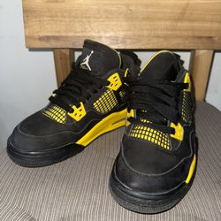Jordan 4 Retro Thunder Size 4Y