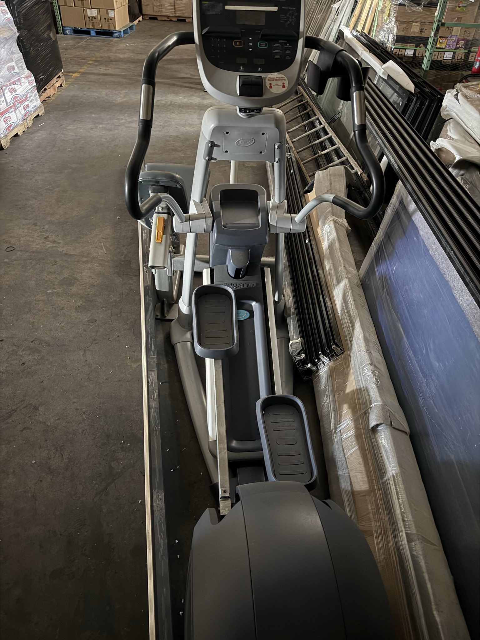 PRECOR - ELLIPTICAL MACHINE EFX 855