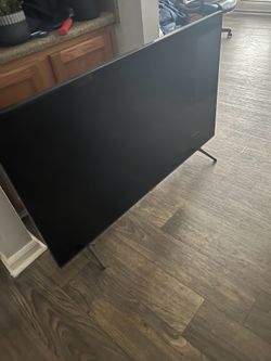 Samsung 55in LED SmartTV UN55TU7000B w/ Soundbar and Wall Mount