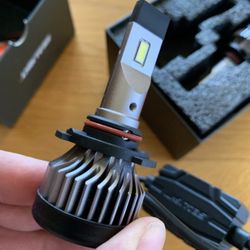 2504 PSX24W LED Fog Light Bulbs 6000K Xenon White 360° Light, Xtreme Super Bright PG20/7 Base Fog Lamps Replacement 5730 33-SMD 