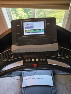 It's hot out! ProForm Carbon T10 Treadmill – Excellent Condition – Barely Used