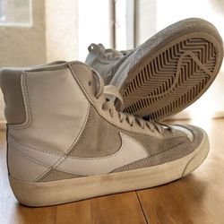 Nike Kids Blazer Mid '77 D Size US: 4.5 Y Summit White/White-Phantom White
