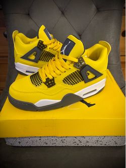 Yellow Lightning Jordan 4 Size 7 Men’s Shoes