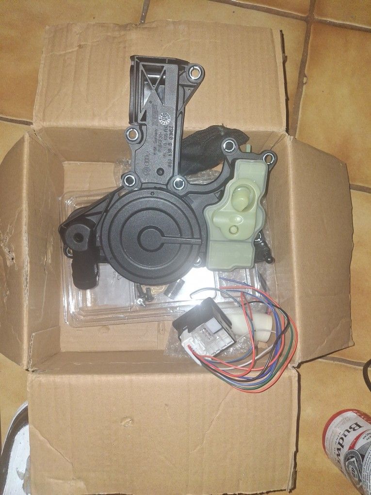 ENGINE CRANKCASE VENT