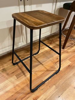 Bar stools (set of 4)