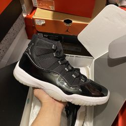 Jordan Jubilee 11s size 11 VNDS