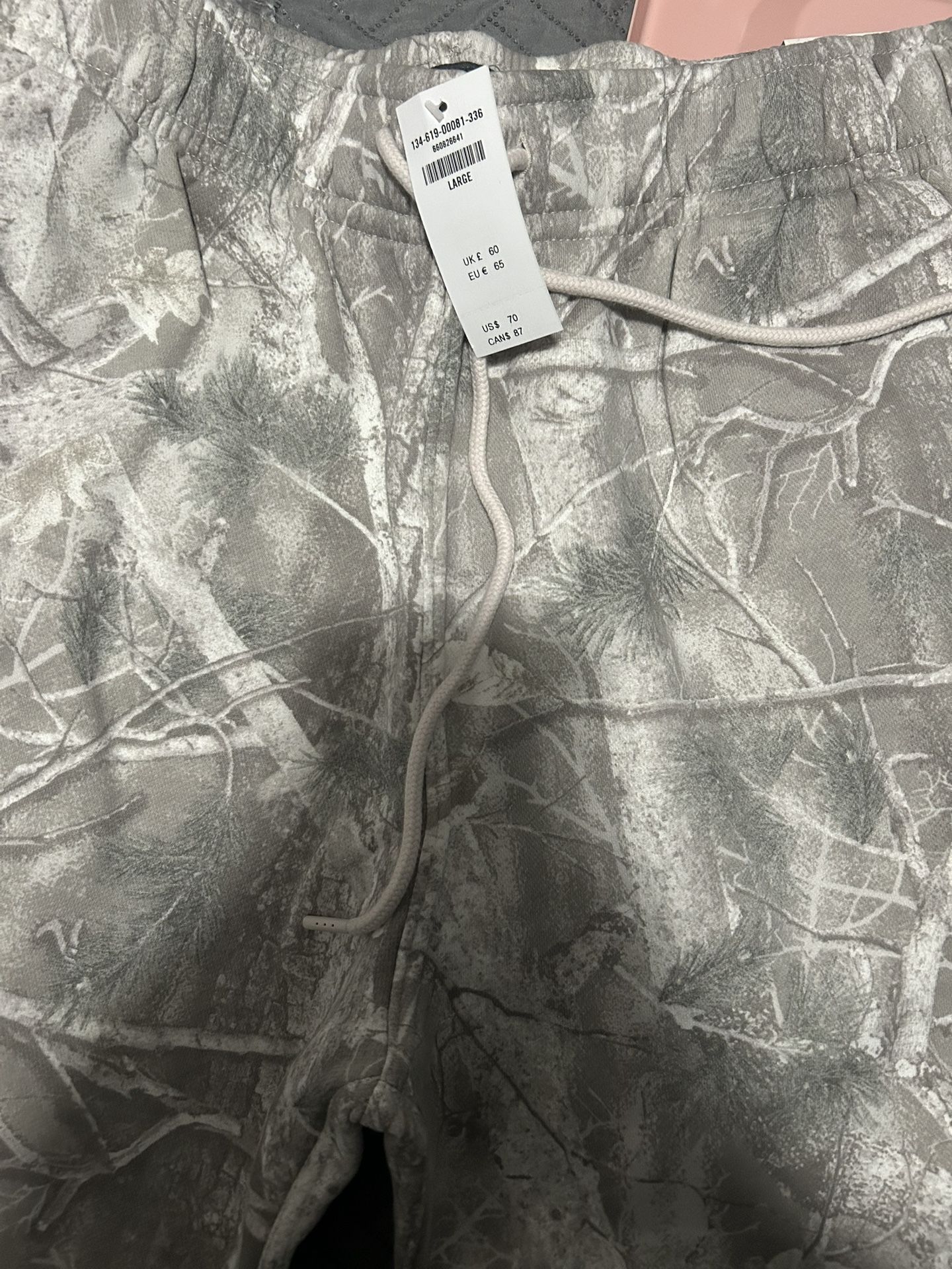 Men’s Abercrombie Joggers Large