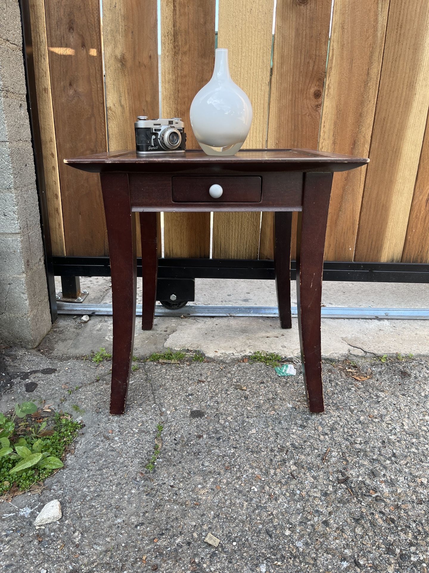 Solid Wood End Table with Drawer – Classic Style, Patina Finish (19.5” Square) ⸻ Description Classic solid wood end table or small side table with