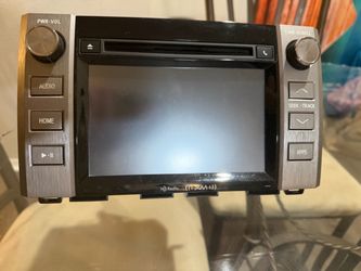Toyota Tundra OEM Touchscreen Radio Head Unit – 2014–2017