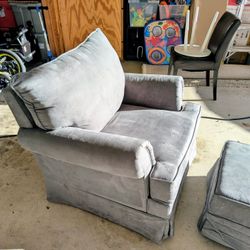 Rocking Chair And Ottoman 