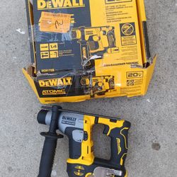 DEWALT
ATOMIC 20V MAX Cordless Brushless Ultra-Compact 5/8 in. SDS Plus Hammer Drill (Tool Only)