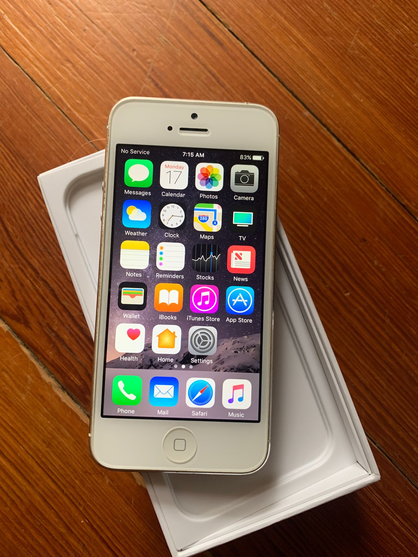 iPhone 5 16GB Phone Only AT&T Carrier