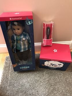 AMERICAN GIRL DOLL - LOGAN EVERETT with DRUM SET - ALL NEW UNOPENED !