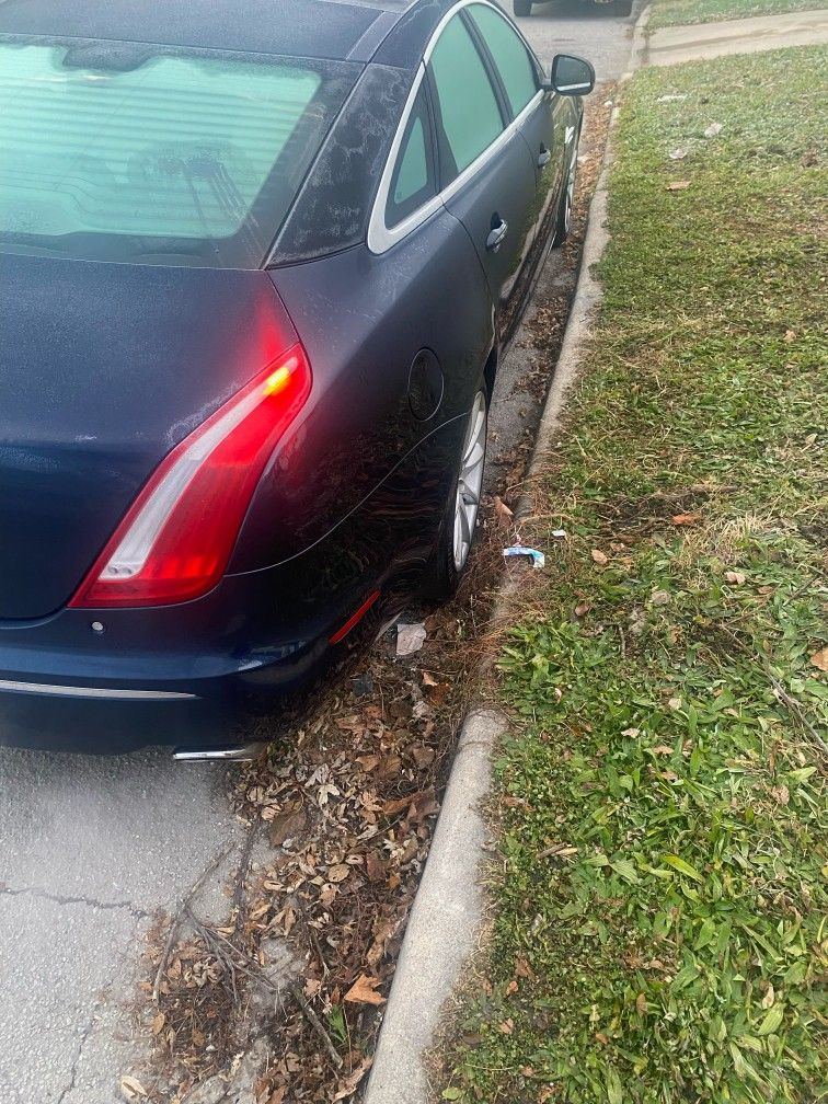 Jaguar Xj Tail Light Passenger Side