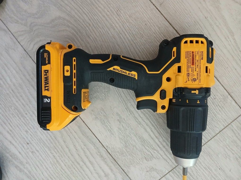 Dewalt Brushless Drill With Flashlight